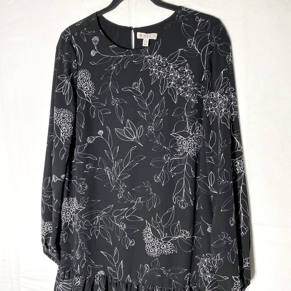 Lila Rose Black W White Floral Print Long Sleeve Ruffle Hem Mini Dress 6 - Picture 7 of 16